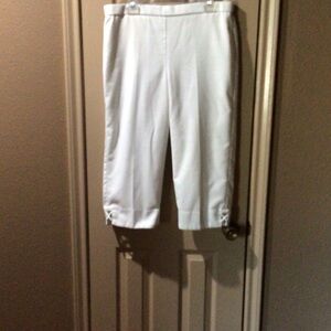 Sag Harbor Women's White Capris